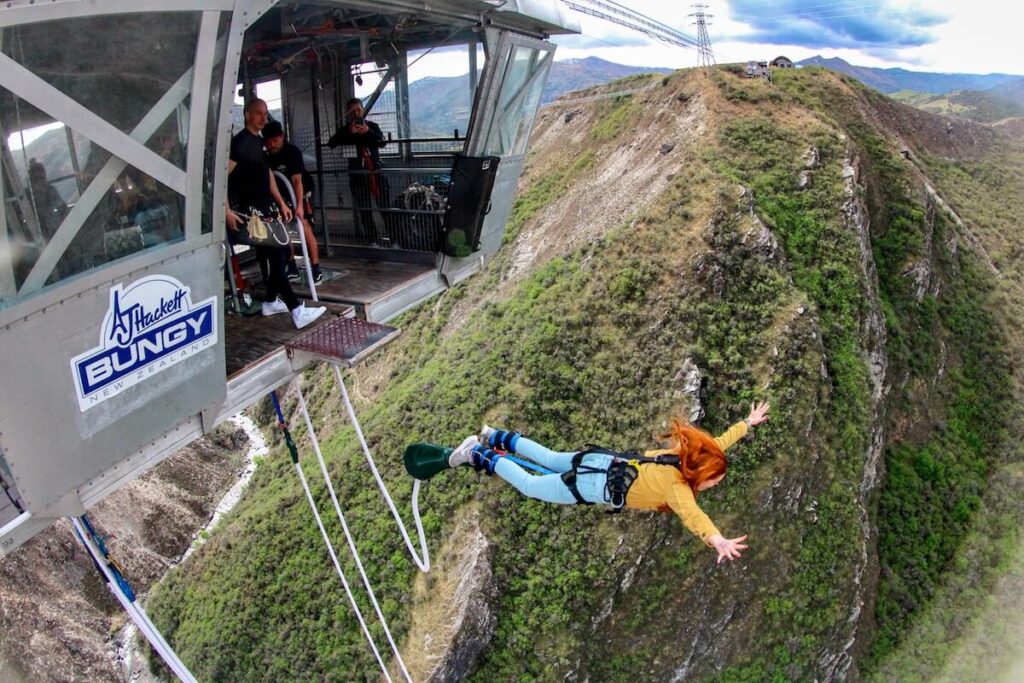 bungee jumping, aj hackett New Zealand