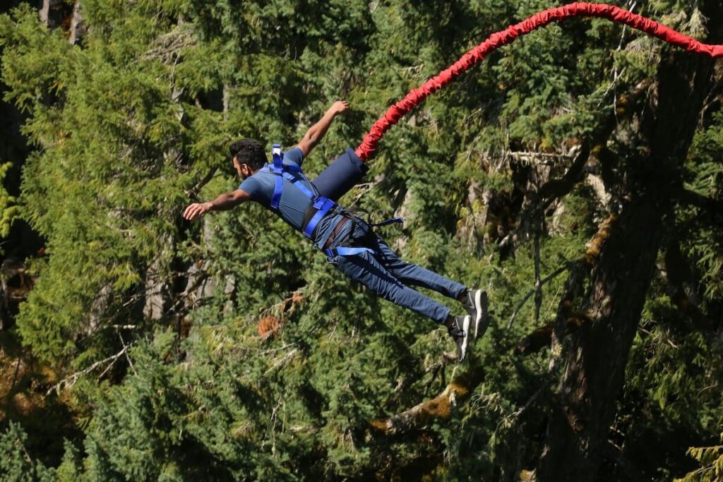 bungee jumping, Thinking About Bungee Jumping? Read This Guide First!