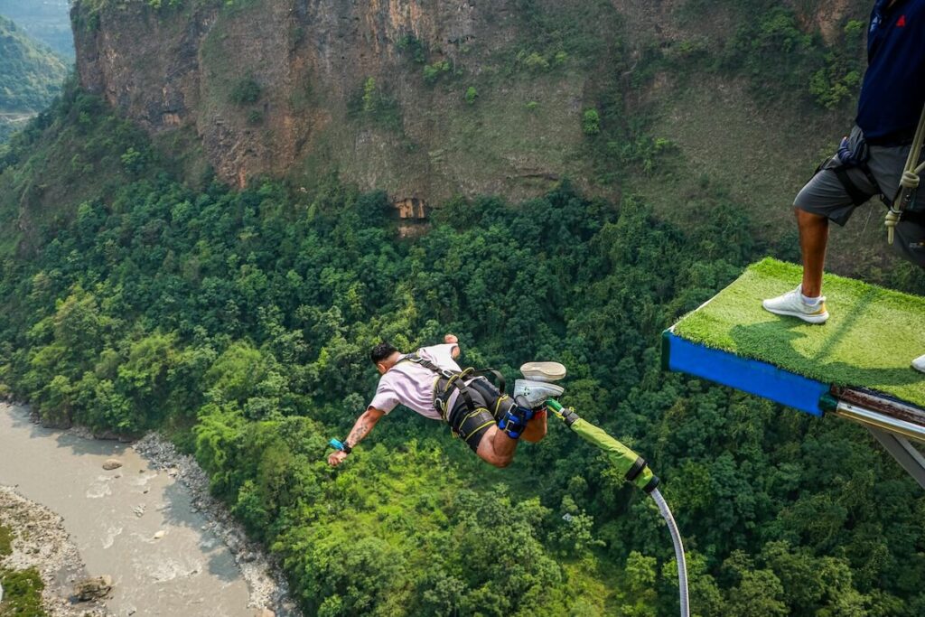 bungee jumping, Thinking About Bungee Jumping? Read This Guide First!