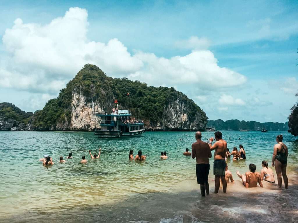 Halong bay, Cruise in Halong Bay: Your Bucket List Guide