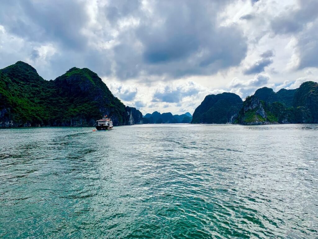 Halong bay, Cruise in Halong Bay: Your Bucket List Guide