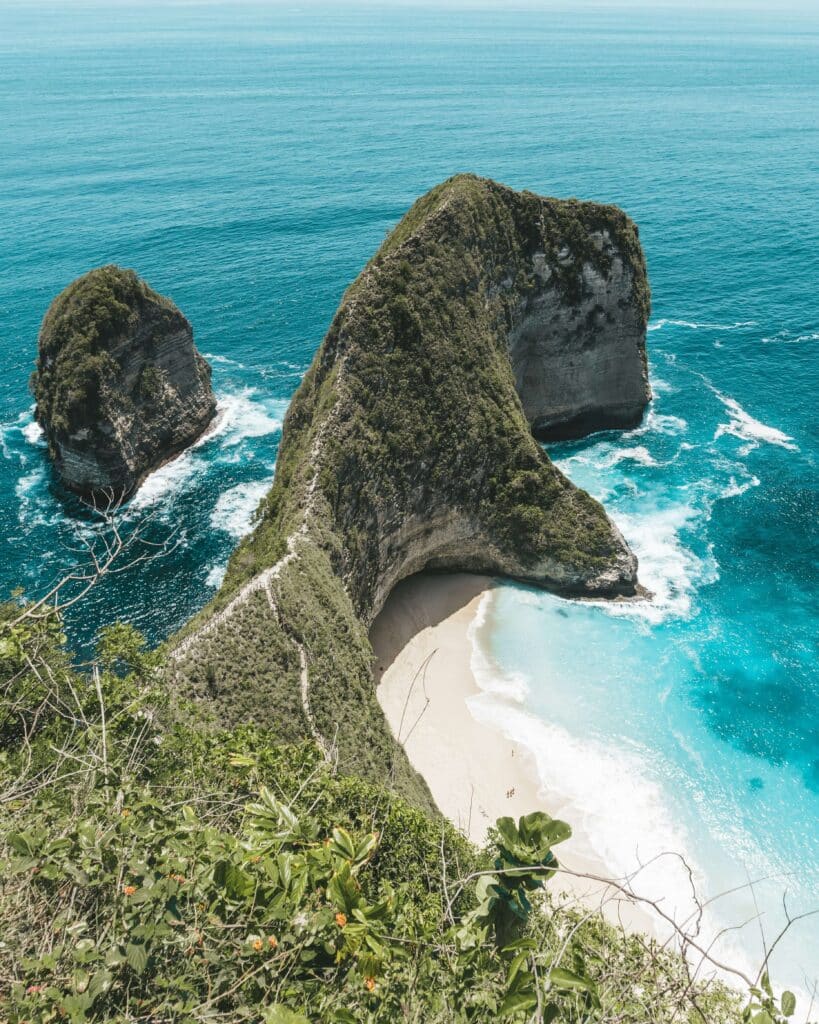 The iconic cliffs of Nusa Penida in Bali