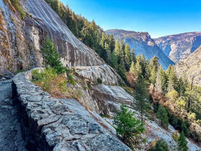 John Muir trail in October in Yosemite National Park