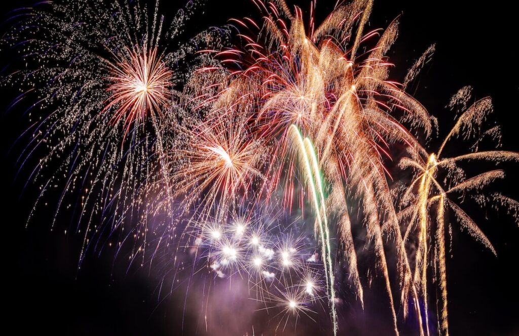 firework photography, How to Photograph Fireworks Without Losing Your Mind