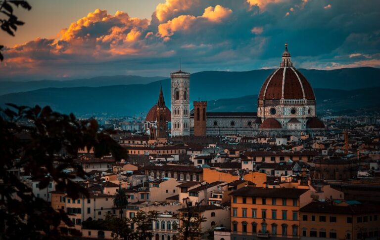 A sunset over the duomo from Piazzale Michalangelo