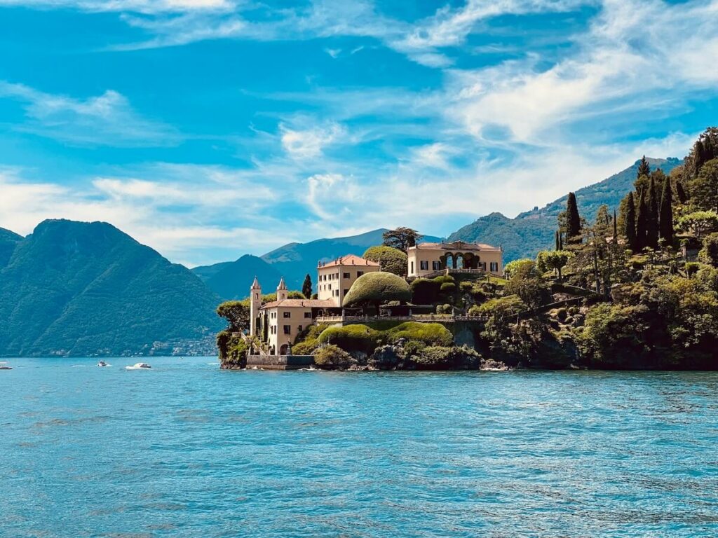 Lake Como, Italy. Photo by Stanislav Gulei 🇺🇦 on Unsplash